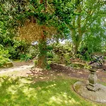 Coach House - E5120 *