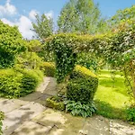 Coach House - E5120 West Burton