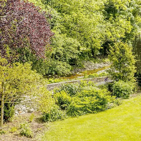 Coach House - E5120 West Burton