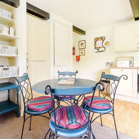 Coach House - E5120 West Burton