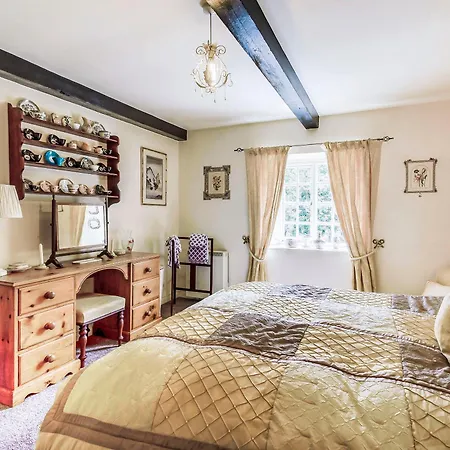 Coach House - E5120 *