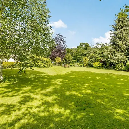 Coach House - E5120 West Burton