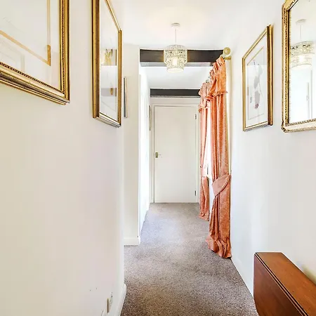 Coach House - E5120 度假居
